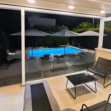 Luxurious Home In Kastel Stafilic Casa vacanze