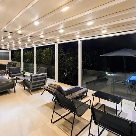 Luxurious Home In Kastel Stafilic Casa vacanze Kaštela