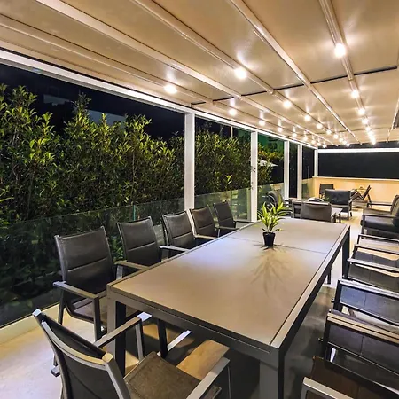 Luxurious Home In Kastel Stafilic *
