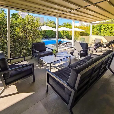 Casa vacanze Luxurious Home In Kastel Stafilic